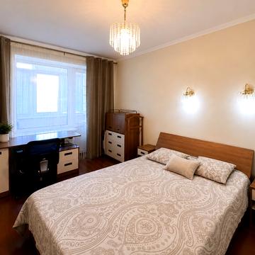 Лесі Українки бульв., 24