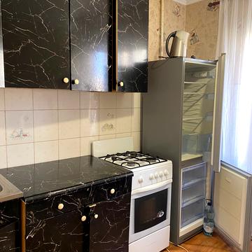 Деміївська вул., 35