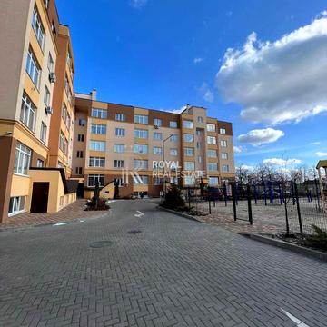 Молодіжна вул., 12