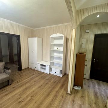Будівельників вул., 3