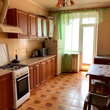 Степана Васильченка вул., 14