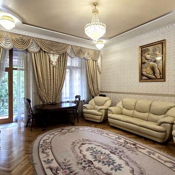 Пироговський пров., 6