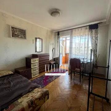 Юності вул., 4