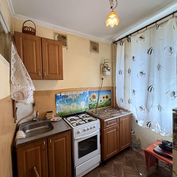 Івана Франка вул., 144