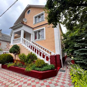 Олени Теліги вул., 76