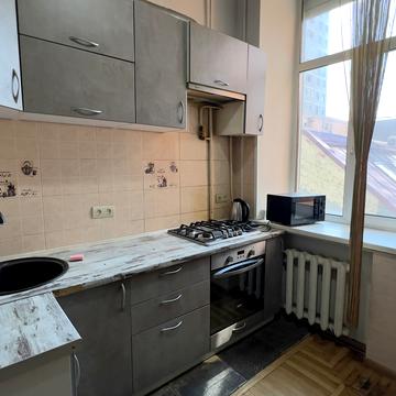 Велика Васильківська вул. (Червоноармійська), 66