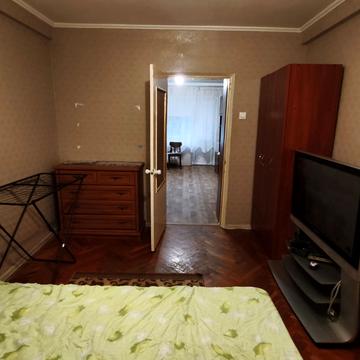 Героїв Космосу вул., 1-Б