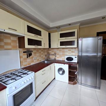 Коцюбинського вул., 8