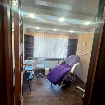 Космонавтів вул., 52