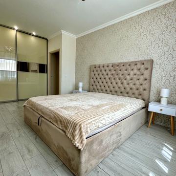 Лесі Українки бульв., 6