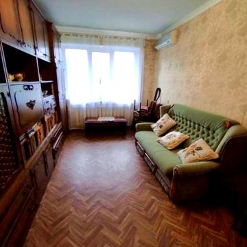 Ярослава Баїса вул. (Володимира Висоцького), 10