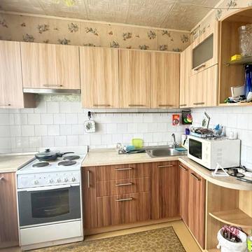 Червоної Калини просп. (Володимира Маяковського), 1