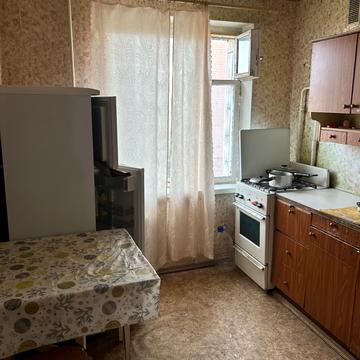 Романа Шухевича просп. (Генерала Ватутіна), 22