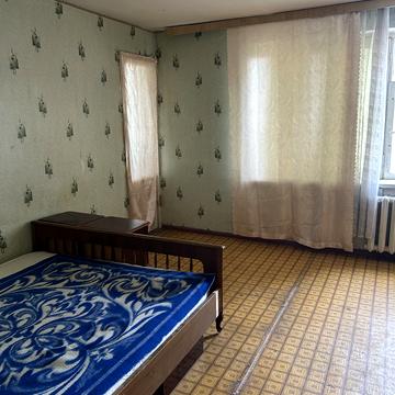 Романа Шухевича просп. (Генерала Ватутіна), 22