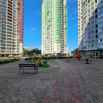 Каховська вул., 62