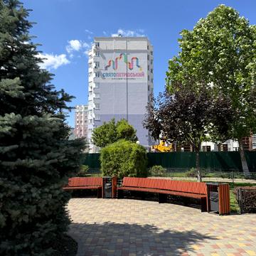Теплична вул., 44
