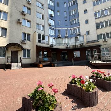 Академіка Глушкова просп., 9-В