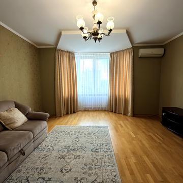 Осіння вул., 33