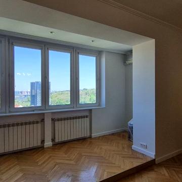 Старонаводницька вул., 8