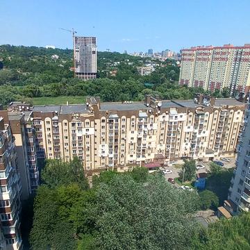 Валерія Лобановського просп. (Червонозоряний), 126