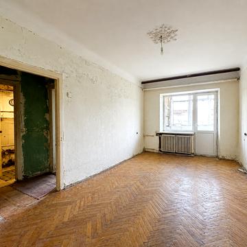 Будівельників вул., 8