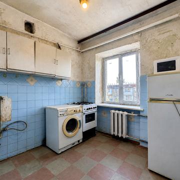 Будівельників вул., 8
