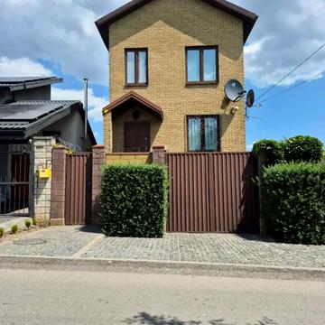 Карабінівська, 7