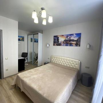 Михайла Грушевського вул., 30г