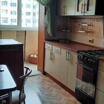 Академіка Сахарова вул., 44