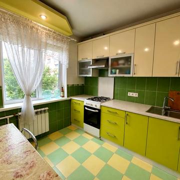 Героїв Крут вул. (Черепіна), 18