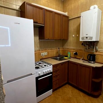Максима Кривоноса вул., 3а