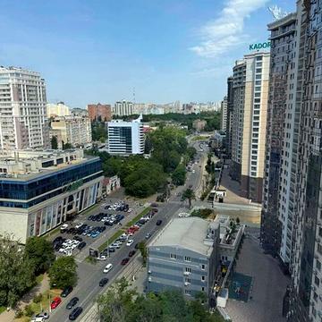 Генуезька вул., 5
