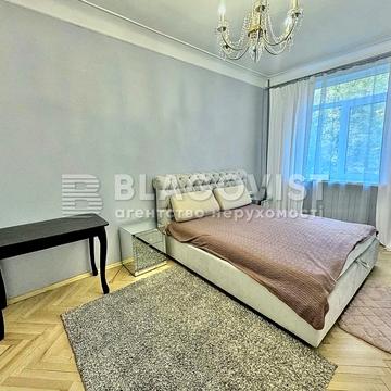 Івана Світличного вул. (Петровського), 10