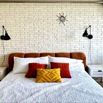 Миколи Ушакова вул., 1-Б