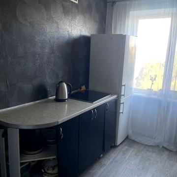 Терещенківська вул. (Червоного Козацтва), 12