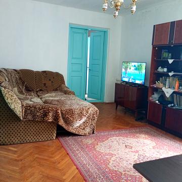 Гагаріна, 1