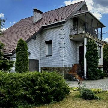 Центральна вул.