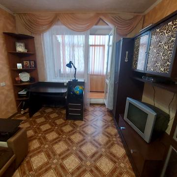 Космонавтів вул., 98