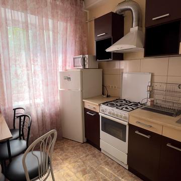 Велика Васильківська вул. (Червоноармійська), 114
