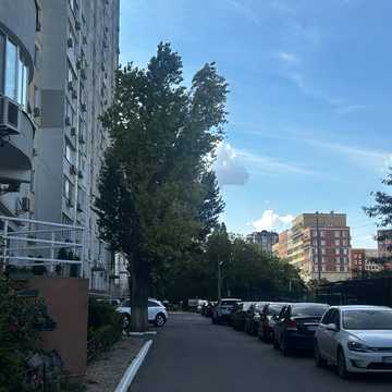 Академіка Корольова вул., 5/4