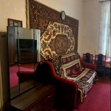 Пироговська вул., 5