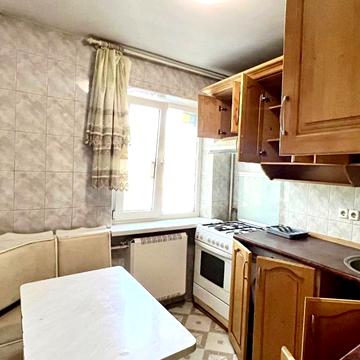 Ніжинська вул., 60
