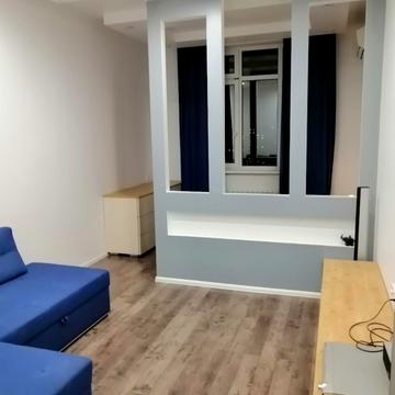 Гната Хоткевича вул. (Червоногвардійська), 8