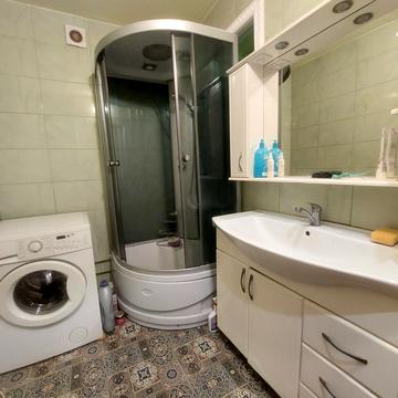 Бориславська вул., 19