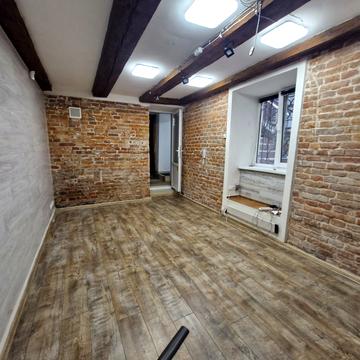 Гетьмана Петра Дорошенка вул. (Жовтнева), 65
