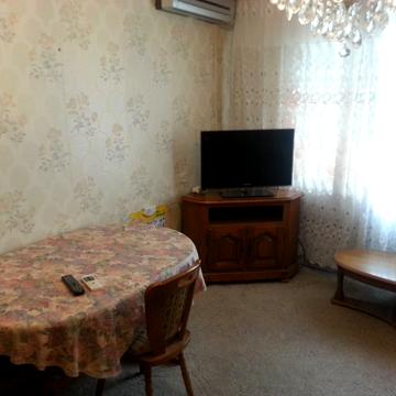 Добровольців пров., 6