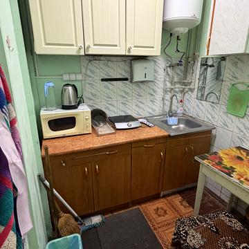 Євгена Плужника вул., 3