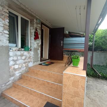 Воздвиженський узвіз (Ватутіна), 23
