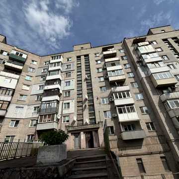 Василя Стуса просп., 19