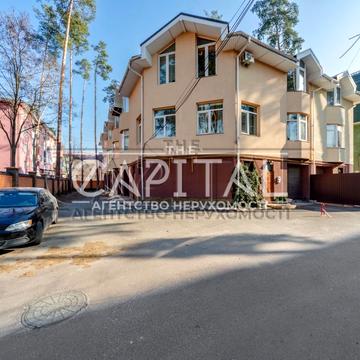 Максима Рильського, 7